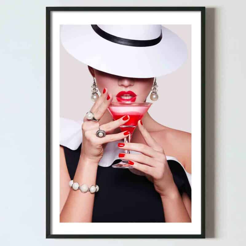 poster perete femeie eleganta cu cocktail, postere perete, postere pereti, postere mari de perete, tablou poster, postere inramate, postere bucuresti, tablouri scandinave, poster 50x70, tablouri, postere romania, tablouri moderne, design interior