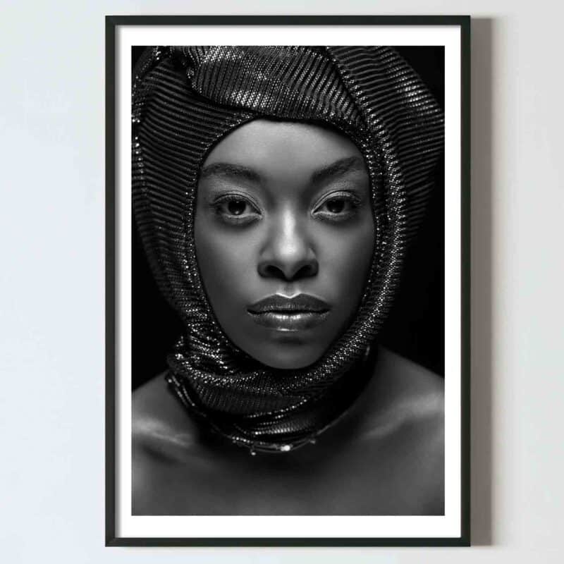 Poster tablou alb negru femeie de culoare africana, postere perete, postere pereti, postere mari de perete, tablou poster, postere inramate, postere bucuresti, tablouri scandinave, poster 50x70, tablouri, postere romania, tablouri moderne, design interior