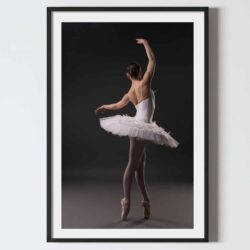 Poster balerina cu tutu alb, postere perete, postere pereti, postere mari de perete, tablou poster, postere inramate, postere bucuresti, tablouri scandinave, poster 50x70, tablouri, postere romania, tablouri moderne, design interior